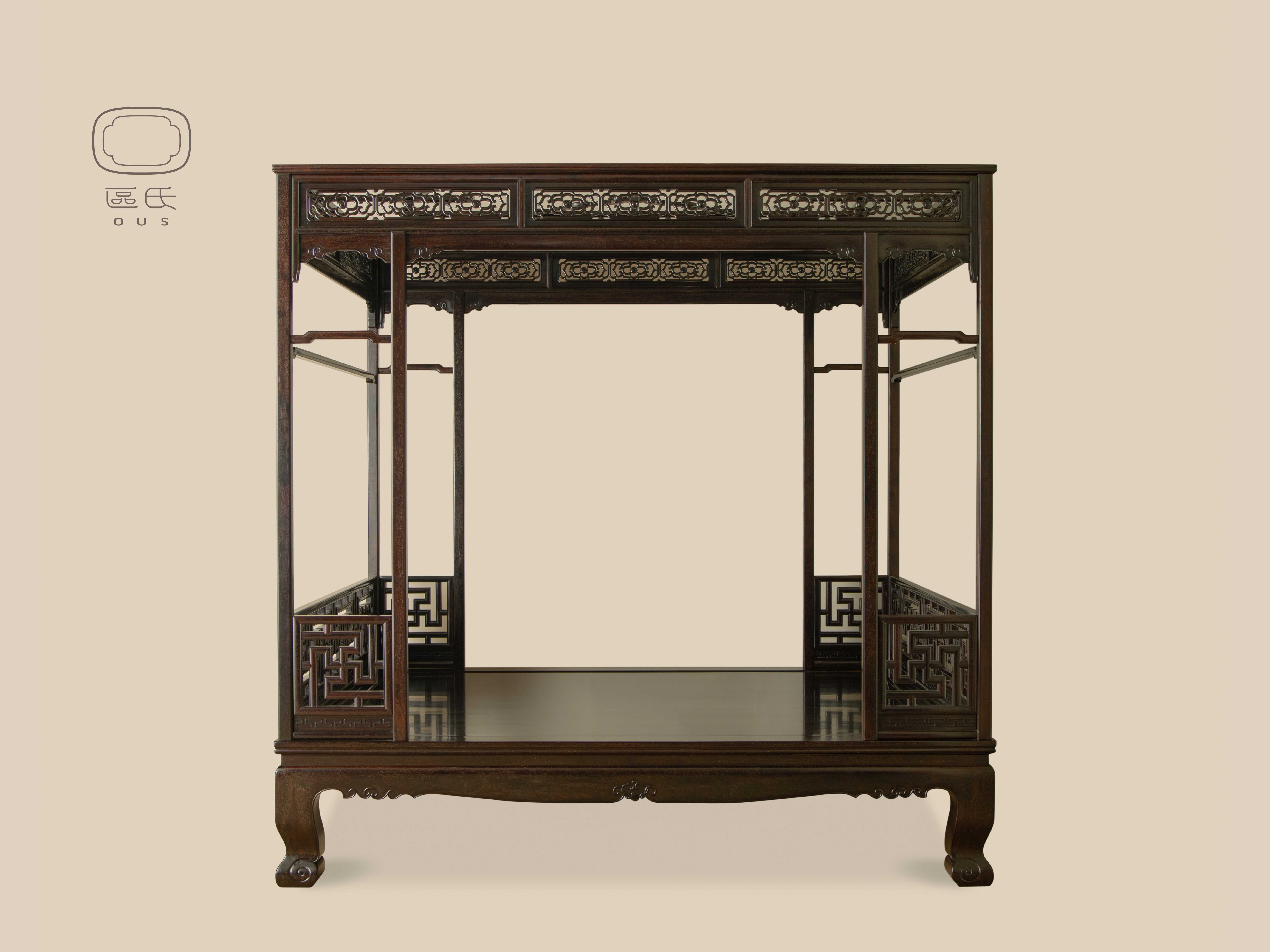 萬字紋圍子八柱架子床