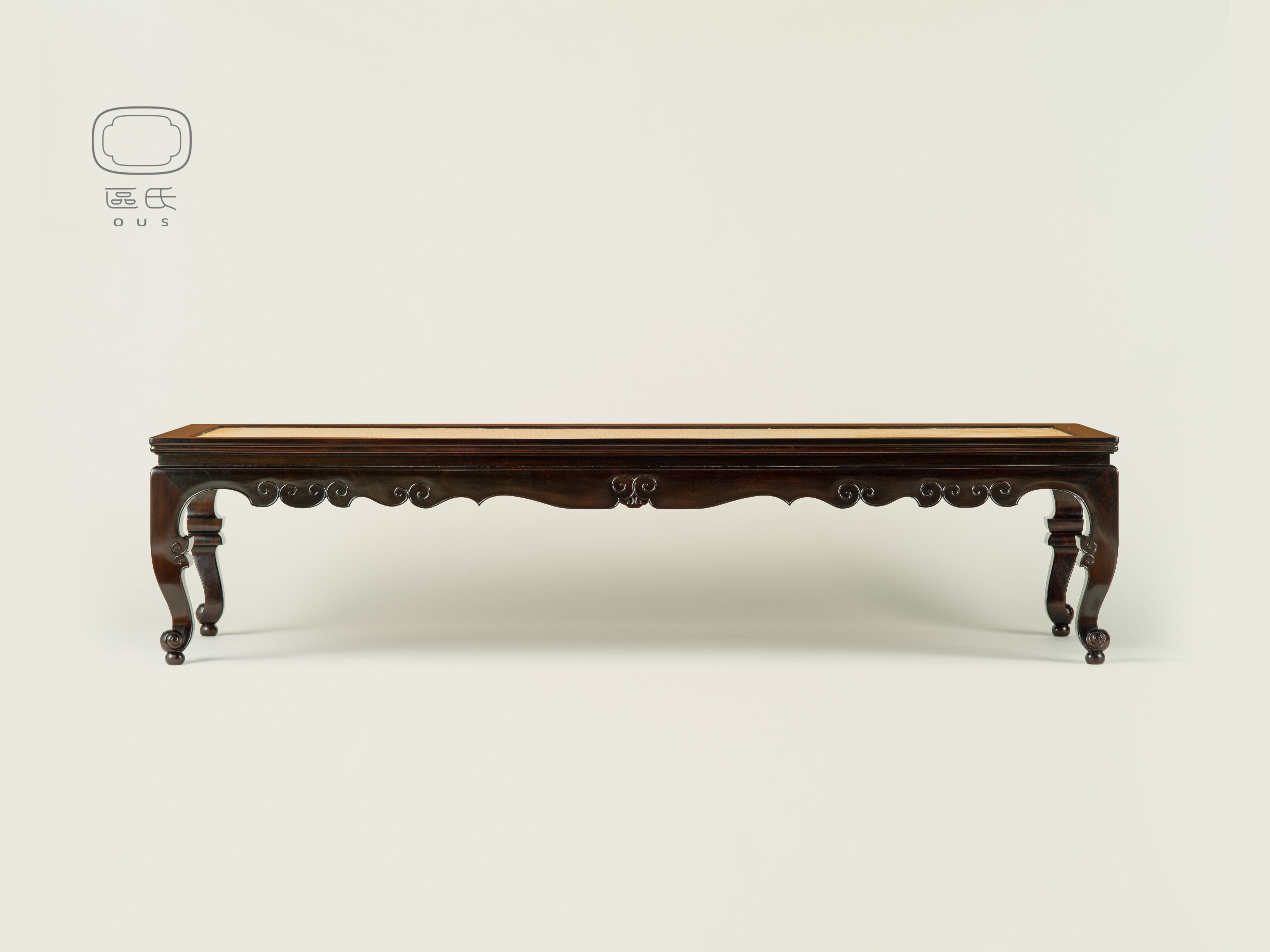 三彎腳卷珠足榻