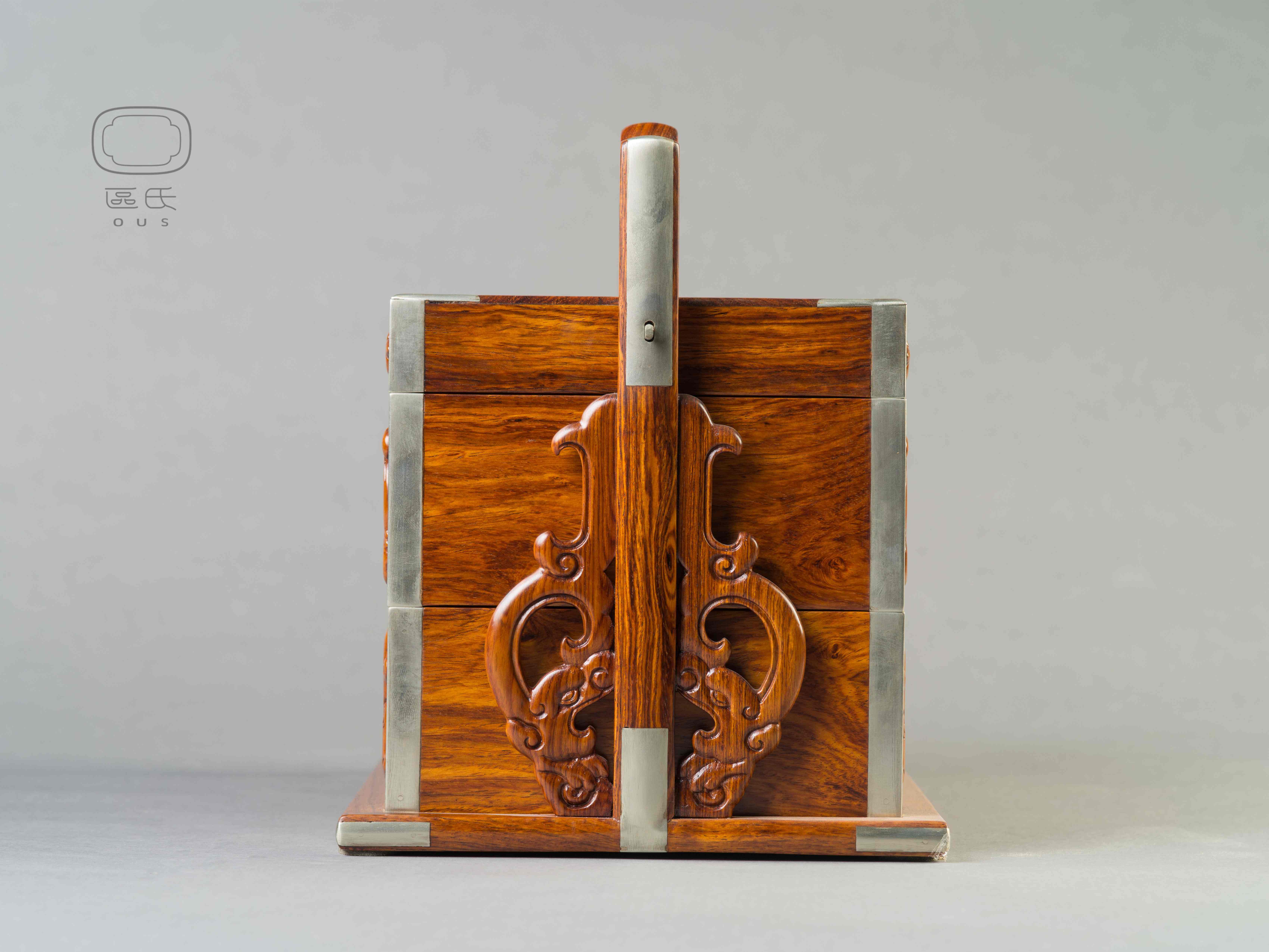 嵌黃楊木雙螭捧壽紋提盒