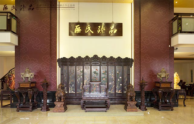 區(qū)氏臻品所制紫檀家具材質(zhì)優(yōu)良、造型雅正、精工細(xì)做