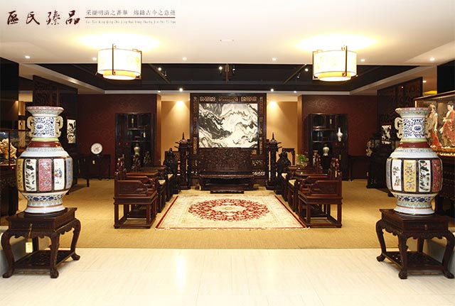 區(qū)氏臻品所制紫檀家具材質(zhì)優(yōu)良、造型雅正、精工細(xì)做