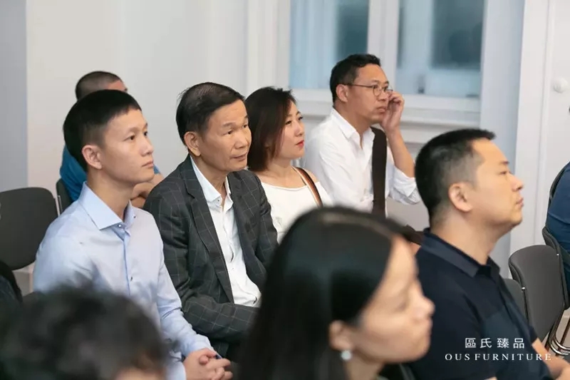 9月21日,區(qū)氏黃花梨躺椅以504000元于上海佳士得成功拍賣(mài) 9月21日,區(qū)氏黃花梨躺椅以504000元于上海佳士得成功拍賣(mài)